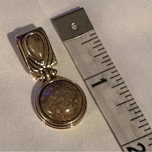 Lia Sophia Signed‎ Pendant Goldtone Mottled Pink Brown Round Stone Tear Drop